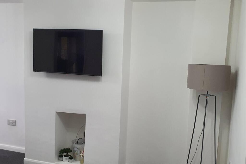 Exquisite And Modern 2 Bed Maisonette Harmondsworth Exterior foto