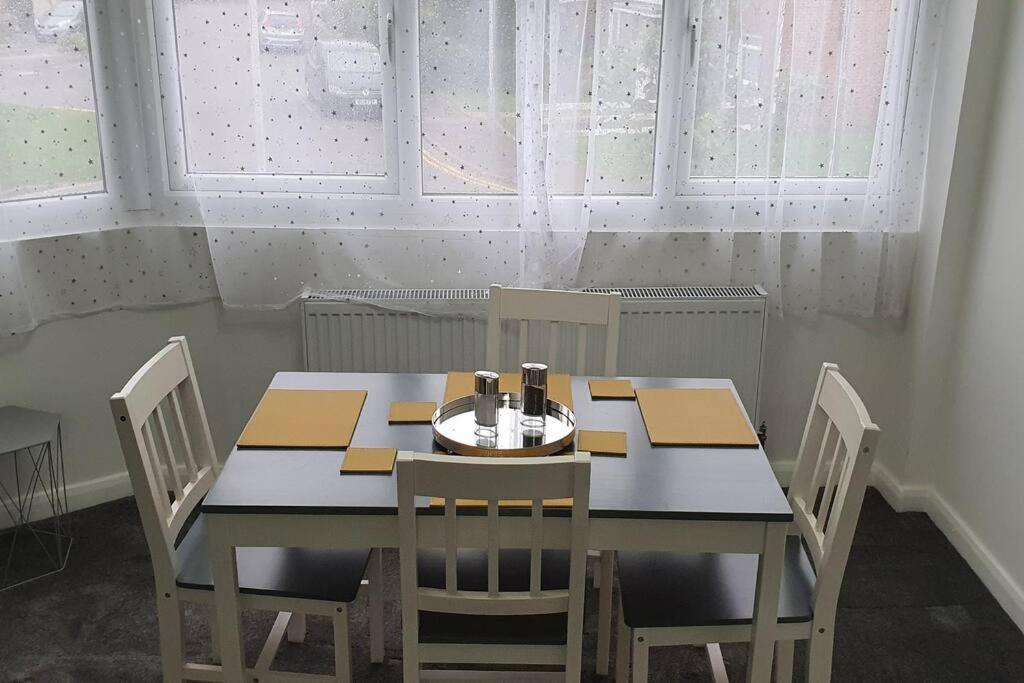 Exquisite And Modern 2 Bed Maisonette Harmondsworth Exterior foto