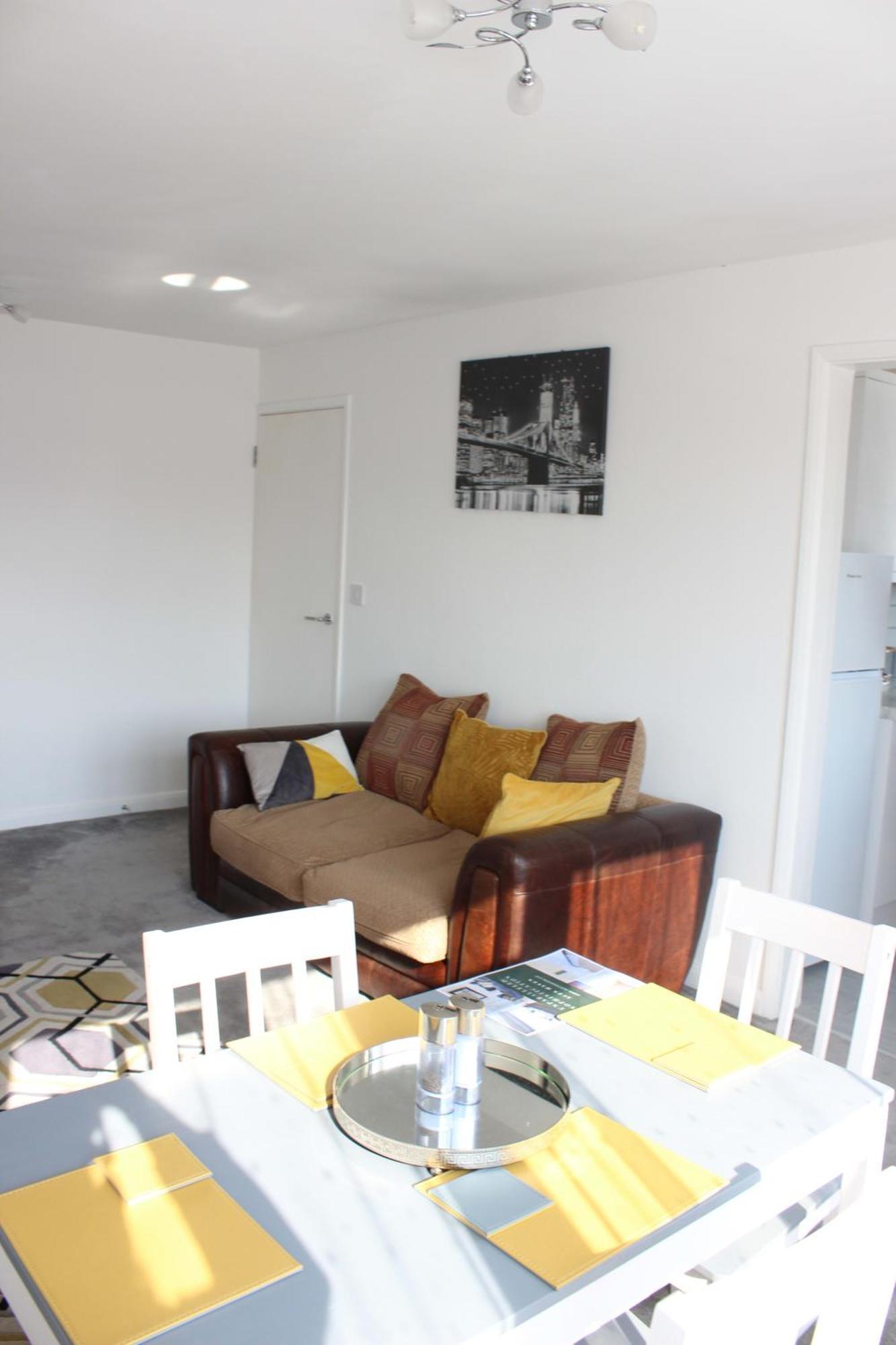 Exquisite And Modern 2 Bed Maisonette Harmondsworth Exterior foto